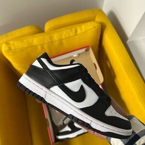 Nike Dunk Low Panda Size 6.5 Women’s
